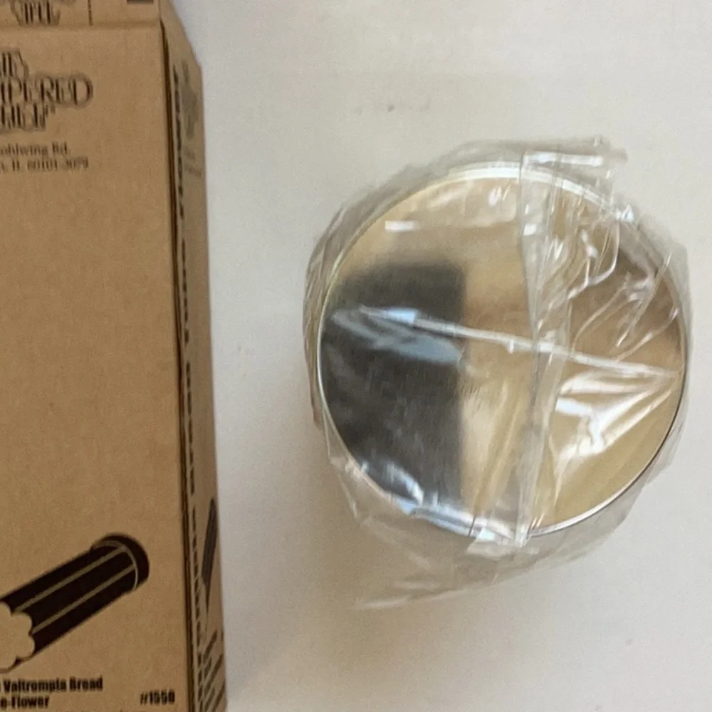 The Pampered Chef Flower Bread Tube NWT‎